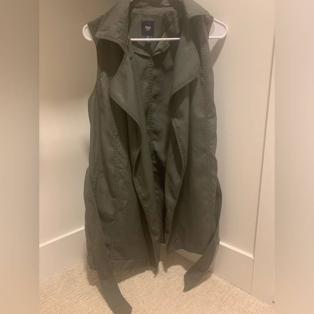 Gap shrug with side pockets & waist belt band